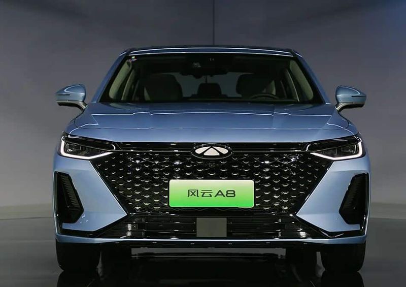 Mobil sedan hybrid Chery Fengyun A8.