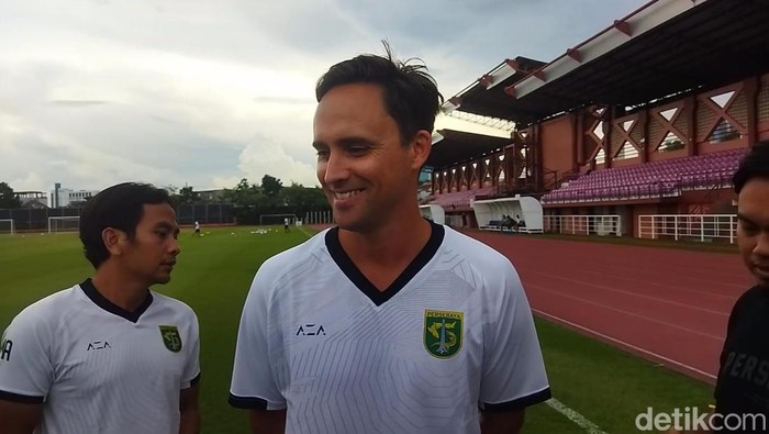 Pelatih Persebaya Paul Munster