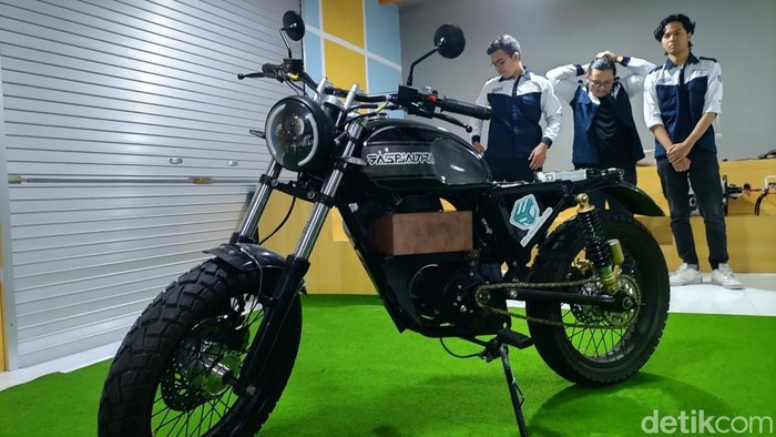 Penampakan sepeda motor listrik yang dikembangkan Tim Gasbadra UGM, Kamis (4/1/2024)