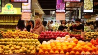 Ekonom makroekonomi dan pasar keuangan LPEM FEB UI Teuku Riefky mengatakan, pertumbuhan ekonomi 2024 masih akan berada di level 5 persen.  