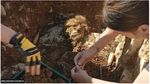 Potret Pemakaman Kuno Misterius Digali di Inggris, Ada Artefak & 70 Makam