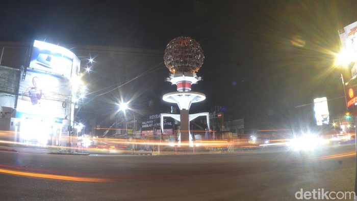 Suasana Kota Tasikmalaya di malam hari Suasana Kota Tasikmalaya di malam hari