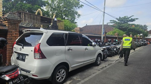 Taksi online yang dibegal di Jalan Sayan Ubud, Gianyar, Bali, diamankan di Polres Gianyar, Kamis (4/1/2034).