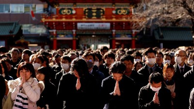 Warga Jepang Doa Bersama di Hari Pertama Kerja 2024