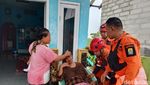Potret Ganasnya Puting Beliung Hancurkan Rumah di Indramayu