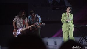 3 Pemuda Berbahaya ft Veni Nur Buka Acara Resolusi Indonesia