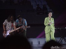 3 Pemuda Berbahaya ft Veni Nur Buka Acara Resolusi Indonesia