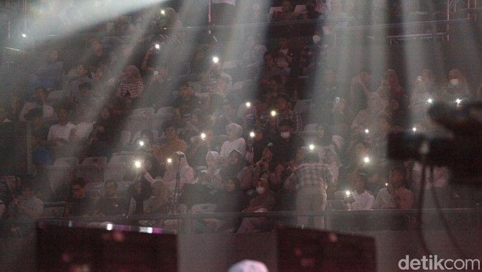 Aksi Panggung DβMasiv di Resolusi Indonesia Group Band DβMasiv tampil di acara Resolusi Indonesia di Tenis Indoor Senayan GBK, Jakarta, Jumat (5/1/2024).