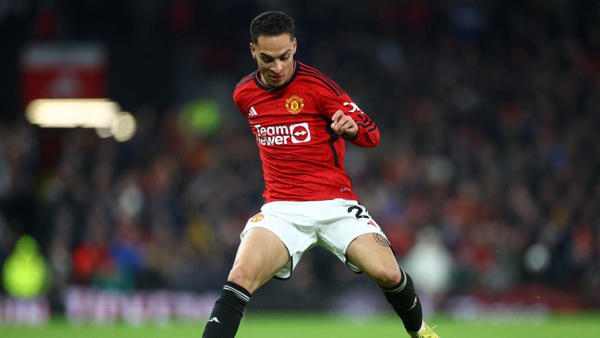 Antony, salah satu perekrutan yang dicap flop di Manchester United. (Foto: REUTERS/CARL RECINE)