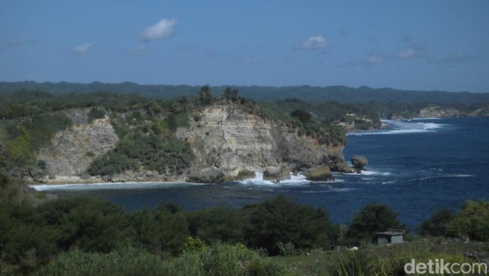 Baron Techno Park terletak di Kanigoro, Kecamatan Saptosari, Kabupaten Gunungkidul, Yogyakarta.