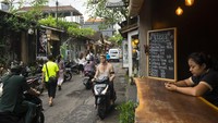 Gaduh Bali Dijajah Turis Asing, Pengusaha Sewa Motor Buka Suara