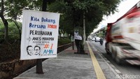 Selain berisi dukungan, di spanduk itu juga terdapat gambar foto Anies-Muhaimin.