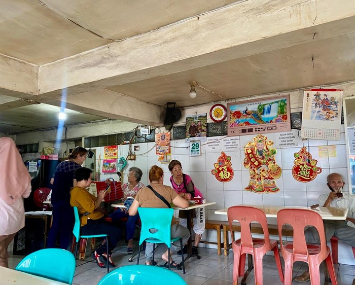 Di Kopitiam Ini Bisa Sarapan Kwetiau hingga Mie Goreng Medan