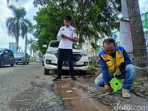 PUPR Banyuasin Segera Perbaiki Jalan Berlubang di Kawasan Opi Raya Jakabaring