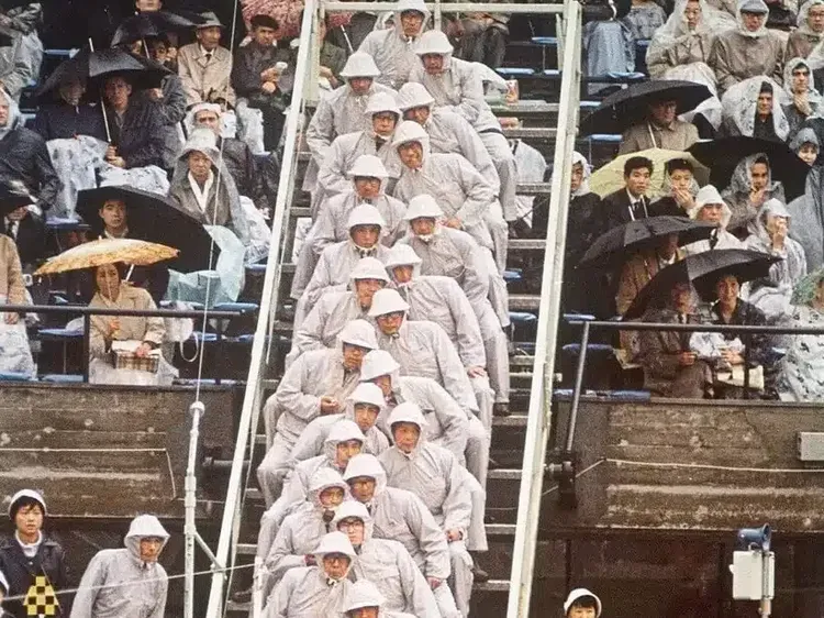 Deretan Foto Abadikan Momen Unik di Masa Lalu, Bikin Terheran-heran