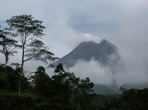 Cuaca Jogja Hari Ini: Potensi Hujan Lebat di Lereng Merapi-Menoreh