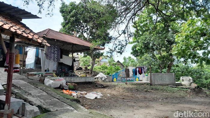 Hunian liar di Bong Mojo Solo. Foto diambil Jumat (5/1/2024).