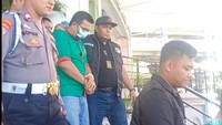 Ini adalah keenam kalinya Ibra Azhari ditangkap karena narkoba. Satu kasusnya pada 2005 Ibra terseret masalah narkoba saat masih mendekam di dalam penjara. Polisi saat itu menemukan narkoba jenis sabu di selnya. Foto: Ahsan/detikhot