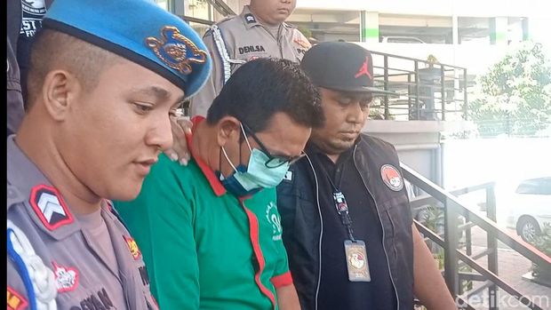 Ibra Azhari saat ditemui di polres jakarta barat.