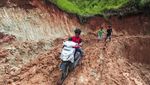 Jalan di Kerinci Jambi Tertimbun Longsor, Begini Kondisinya