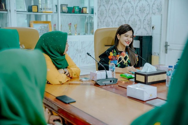 Kahiyang memutuskan diet karena lelah terus dikomentari tentang bentuk tubuhnya. Dia pun berjanji kepada diri sendiri untuk disiplin menjalani diet. Foto: Instagram/@ayanggkahiyang