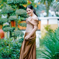 Awalnya dia merasa tidak perlu diet karena nyaman dengan tubuhnya yang berisi. Namun timbangan badannya terus naik. “Pada akhirnya stres juga ngeliat timbangan yg makin hari makin ke kanan..” ungkapnya. Foto: Instagram/@ayanggkahiyang