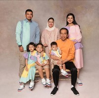 Lewat unggahan Instagram, ibu tiga anak ini mengungkap bahwa berat badannya turun hingga 30 kg. Foto: Instagram/@ayanggkahiyang