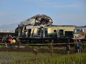 Menilik Catatan Sejarah, Rute, dan Insiden Commuter Line Bandung Raya