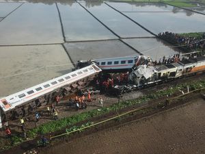 KAI Usut Penyebab Kecelakaan Kereta Turangga vs KA Lokal Bandung Raya