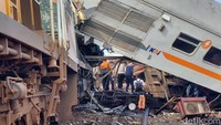 Saat ini proses evakuasi kereta akan dilakukan dan masih menunggu alat berat jenis crane. Wisma Putra/detikJabar 