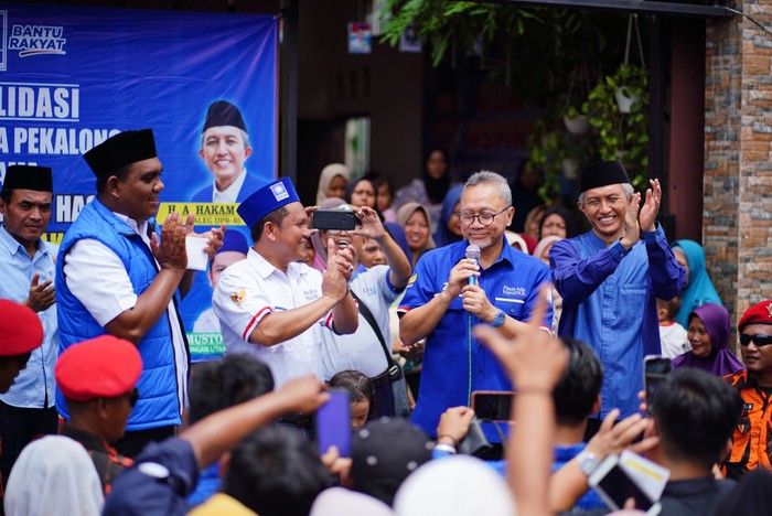 Ketua Umum PAN Zulkifli Hasan (Zulhas) meminta warga Jawa Tengah (Jateng) untuk turut serta berpartisipasi dalam pesta demokrasi 2024