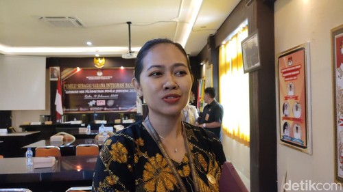 Komisioner KPU Tabanan Divisi Penyelenggaraan Pemilu, Ni Komang Yuni Lestari saat ditemui di Gedung KPU Tabanan, Jumat (5/1/2024).