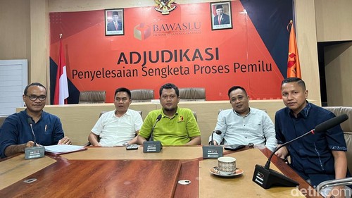Konferensi pers pengawasan tahapan kampanye di Kantor Bawaslu NTB pada Jumat (5/1/2024).