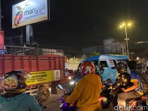 Perempatan Gedangan Macet Brutal Diduga Imbas Penutupan Flyover Juanda