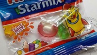 Nikmat jelly yang manis dan kenyal paling enak disantap untuk camilan. Tetapi pembeli jelly ini tampaknya gagal ngemil karena hanya dapat 3 buah jelly dalam sekantung camilannya. Foto: Boredpanda
