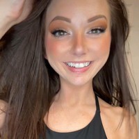 Misty Dawn Hight jadi viral karena pengakuannya. Dalam video yang sudah dilihat lebih dari 1,3 juta kali, wanita tersebut mengungkap kabar bahagia bahwa akan segera dikarunia cucu pertama. Hal tersebut tentu mengejutkan follower yang mengiranya masih mahasiswa. Foto: Dok. Instagram @mistydawn