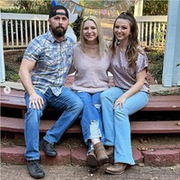 Kalian terus bertanya bagaimana aku bisa akan jadi seorang nenek (dalam waktu dekat). Aku hamil Rileigh di usia 15. Ketika itu aku bahkan menyimpan uang jajanku seminggu untuk membeli tes kehamilan, katanya. Foto: Dok. Instagram @mistydawn