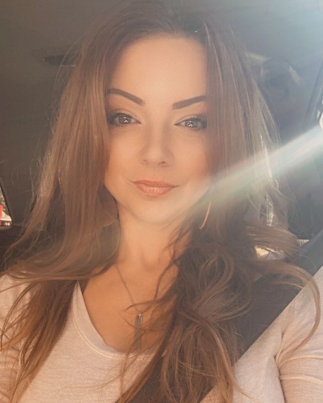 Sebelum berusia 17 tahun, Misty sudah punya seorang anak dari pacar yang ketika itu sudah bersamanya sejak berusia 12 tahun. Setelah itu Misty dan ayah Rileigh menikah tapi sayangnya kini sudah bercerai. Foto: Dok. Instagram @mistydawn