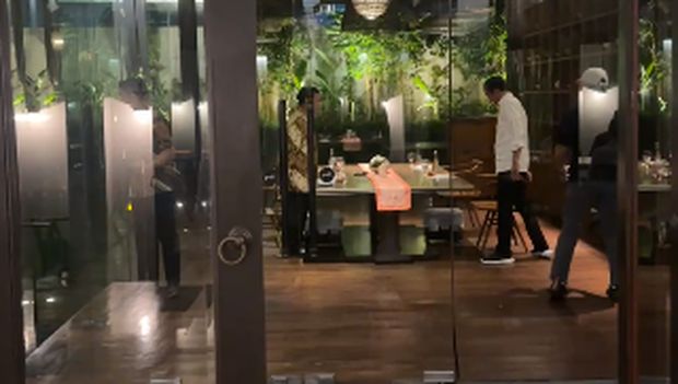 Momen Jokowi dan Prabowo bertemu 4 mata sambil makan malam bareng. (Dok.Istimewa)