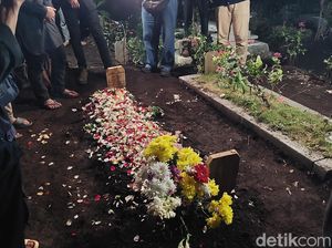 Tangis Pilu Sahabat Lepas Kepergian Julian Masinis KA Lokal Bandung