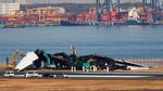 Pesawat yang Terbakar Usai Tabrakan di Bandara Haneda Mulai Dibersihkan