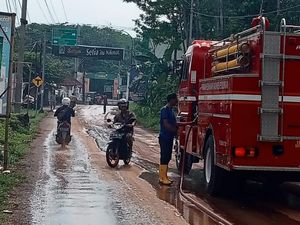 Viral Jalan Berlumpur Picu Pemotor Berjatuhan di Pekalongan, Ini Kata Polisi