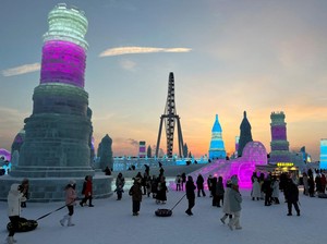 Video: Memasuki Dunia Es di Harbin Cina