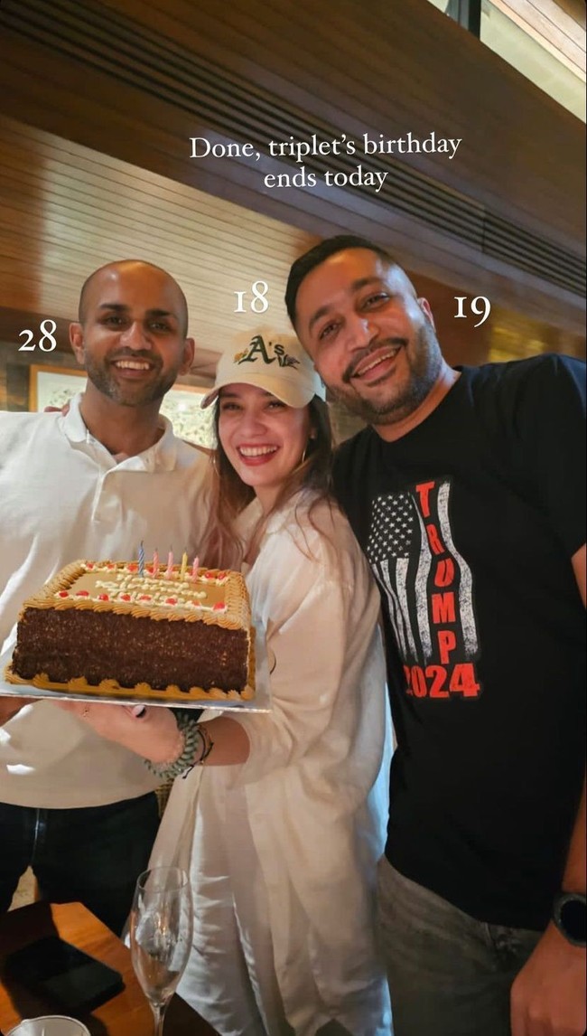 Rupanya Raman, Putri, dan Rishi memiliki bulan ulang tahun yang sama. Ketiganya berulang tahun di bulan Juni. Terlihat Putri bersama kedua kerabatnya itu pun merayakan ultah mereka bersama-sama. Foto: Instagram/@anneofficial1990