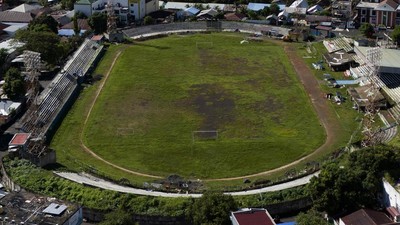 Stadion Gelora Kie Raha Ternate Direnovasi