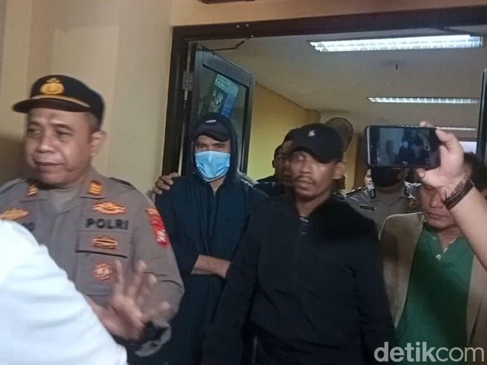 Saipul Jamil Saipul Jamil usai diamankan polisi dari Polsek Tambora