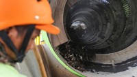 Penyaringan tersebut sebagai upaya melancarkan aliran Sungai Ciliwung untuk mencegah banjir di wilayah Jakarta.