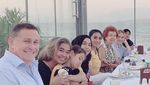 Seru! Siti KDI Makan di Restoran Salt Bae hingga Cicip Durian