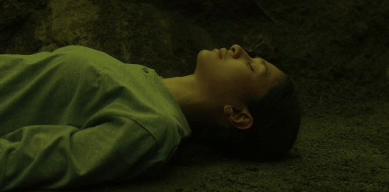 Cuplikan adegan di film Sewu Dino (2023).