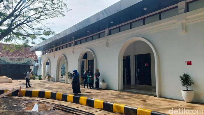 Suasana di Stasiun KA Cimahi